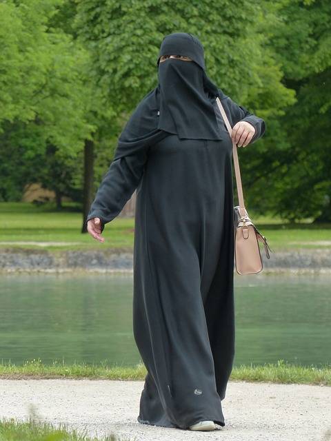 burka 117519 640